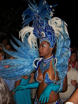Una bailarina brasilea que ameniz la llegada del 